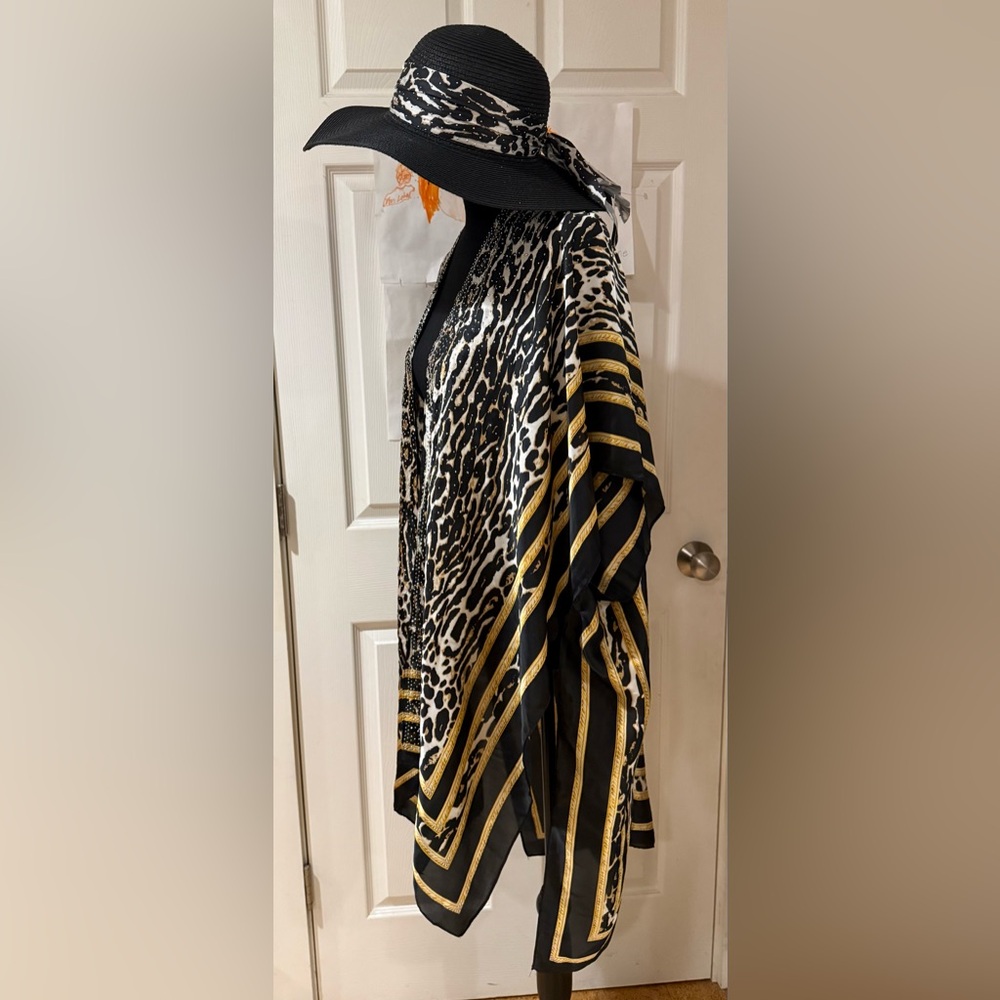 New Adrienne Vittardini Resortwear Kimono and Hat Set - Picture 9 of 16